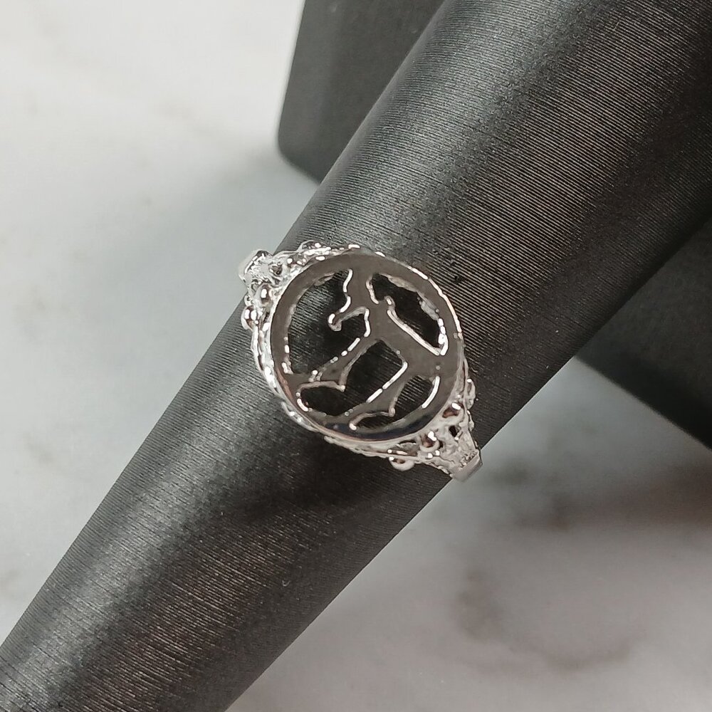 Womens Sterling Silver Judaica Jewish Chai Ring 2.1g E3386